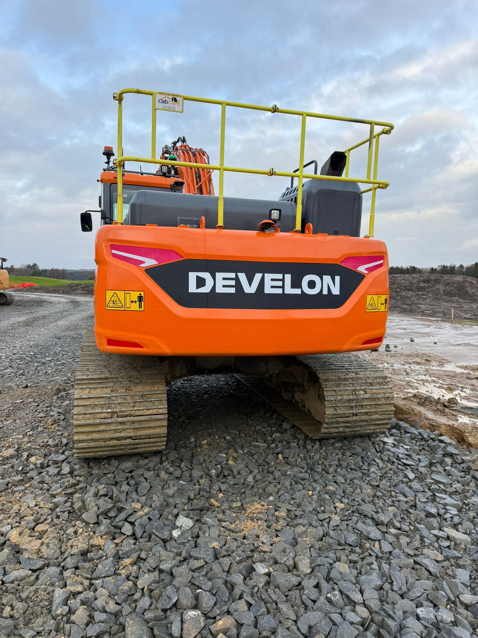 Used DEVELON DX225-7 Excavator